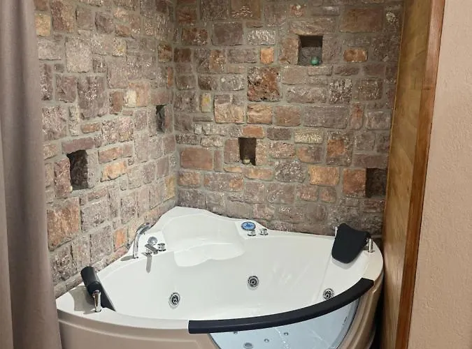 Ambassador 4* Voskopojë